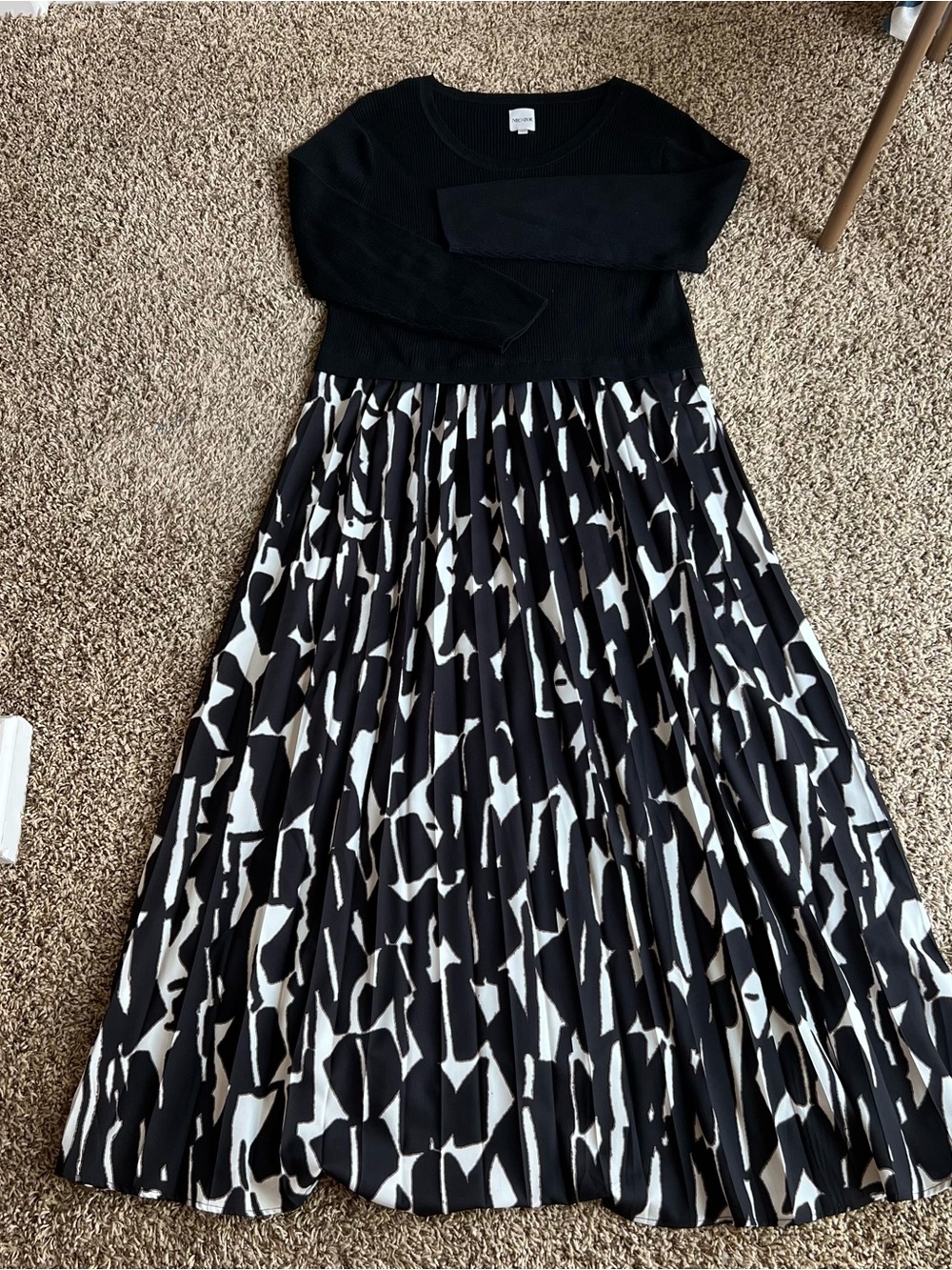 NIC+ZOE Black and White Pleated Abstract Midi Dress - Picture 5 of 10